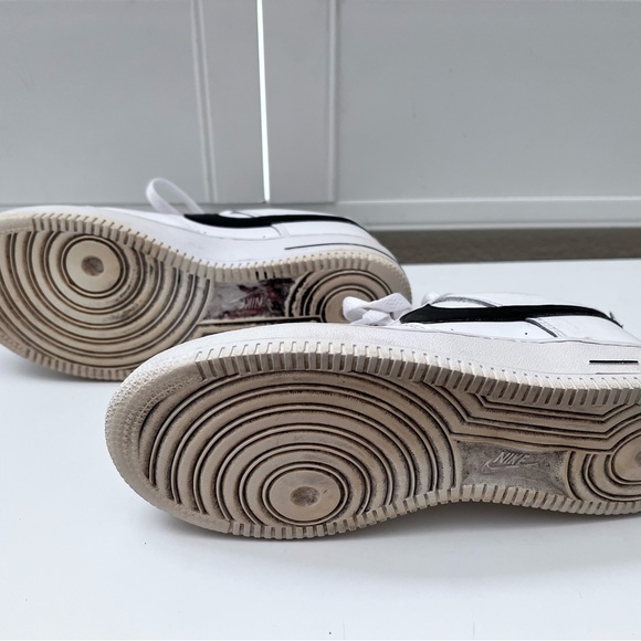 📚Nike - White with Black Swoosh Air Force One Shoes - Picture 10 of 11